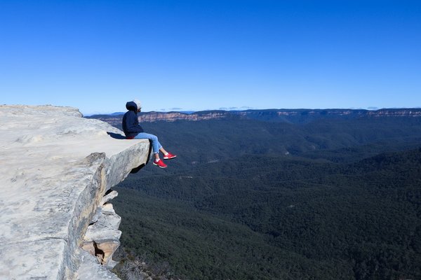 Quels sont les meilleurs sentiers pour une randonnée dans les Blue Mountains, Australie : conseils et périodes idéales ?